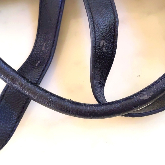 NWT. The Limited Houndstooth pattern shoulder/crossbody bag w/big front pockets. - Picture 8 of 8